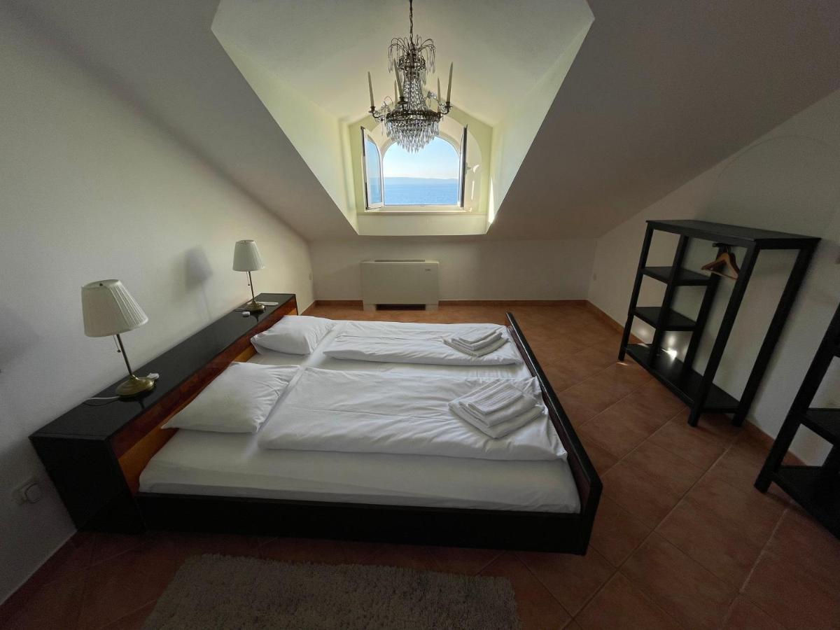 Luxury Seaside Villa With A Classic Mediterranean Olive Garden, A Fully Equipped Professional Kitchen, Pool, Sauna, Padle Boards And Canoe - Miolin Beach House Trogir Exterior foto