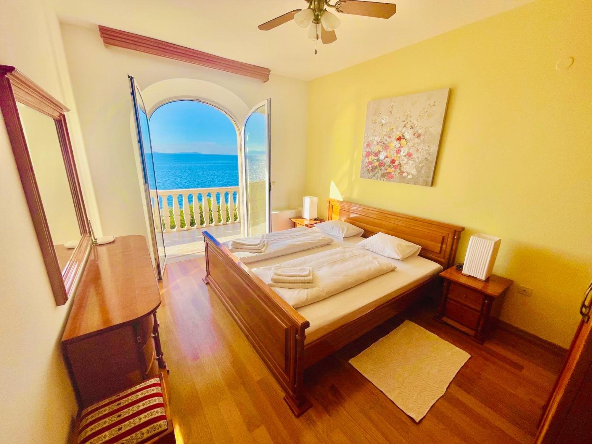 Luxury Seaside Villa With A Classic Mediterranean Olive Garden, A Fully Equipped Professional Kitchen, Pool, Sauna, Padle Boards And Canoe - Miolin Beach House Trogir Exterior foto